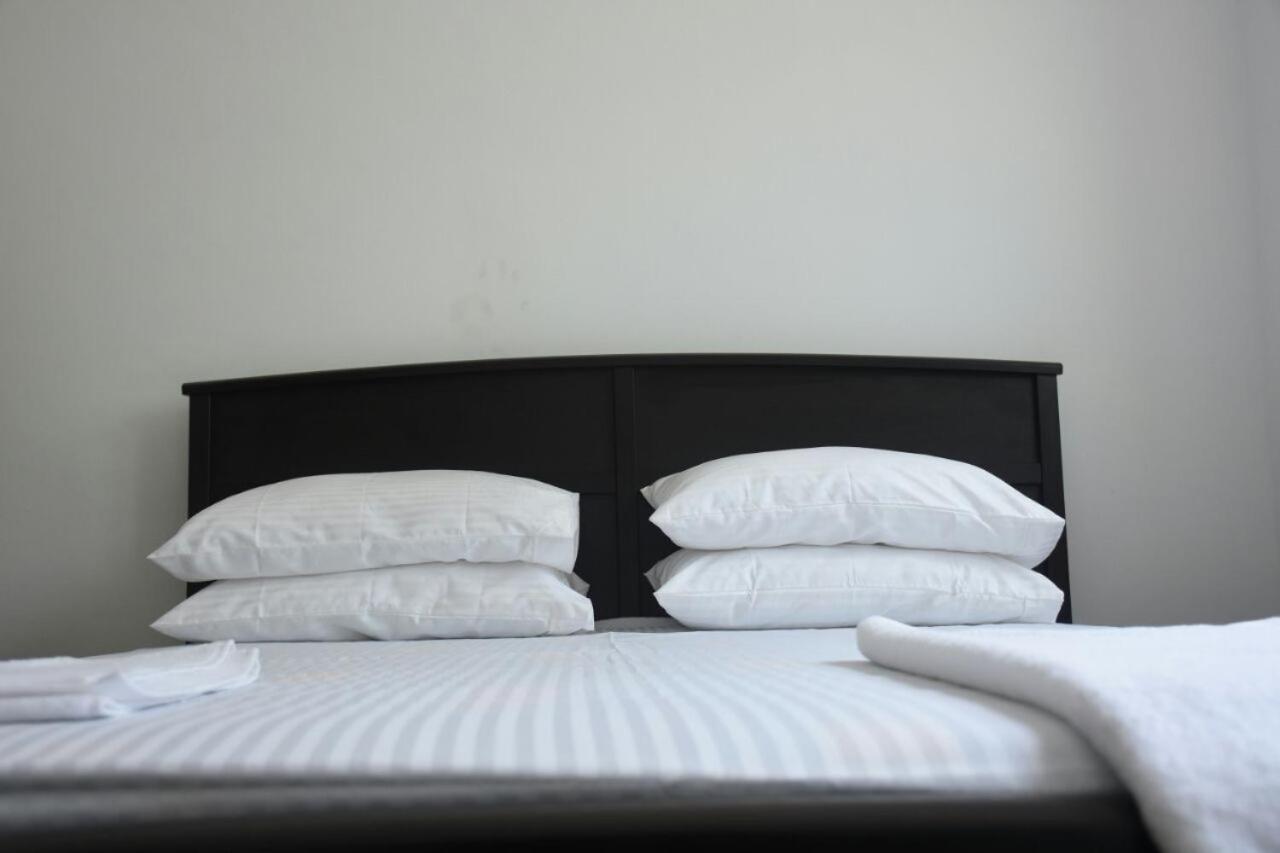 Best Hostel Yala Tissamaharama Bagian luar foto