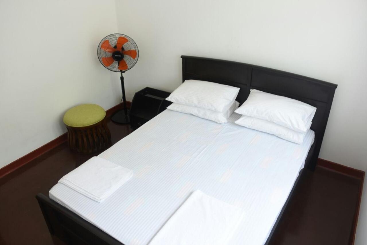 Best Hostel Yala Tissamaharama Bagian luar foto